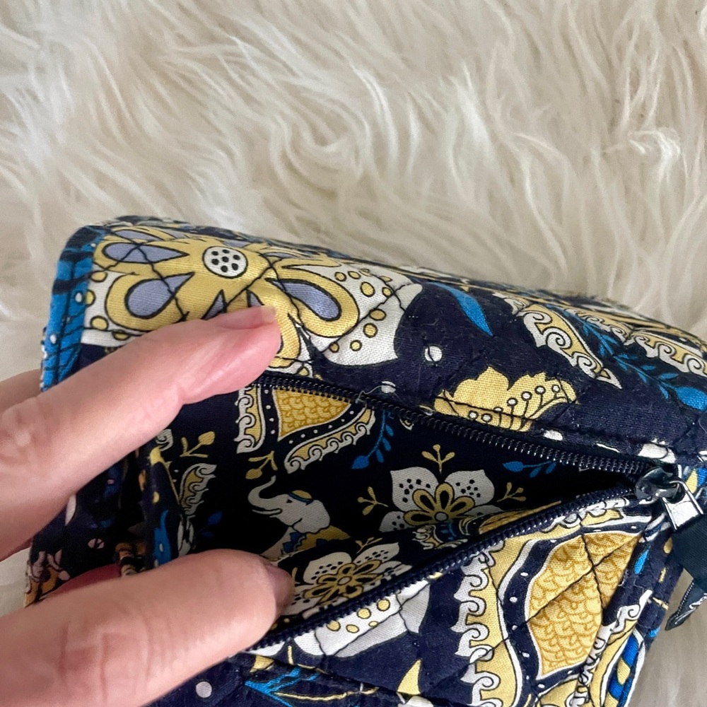 Vera Bradley Tri-fold wallet.  Blue yellow elephant design fabric - Picture 4 of 7